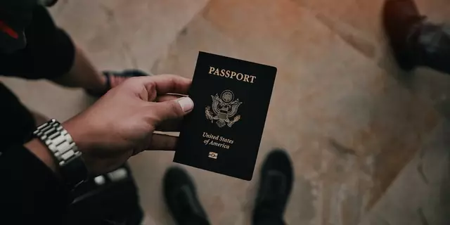 मैं अमेरिका में भारतीय पासपोर्ट कैसे नवीनीकरण कर सकता हूँ?